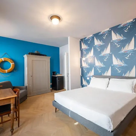 Regina Boutique Suites Trieste Exterior photo